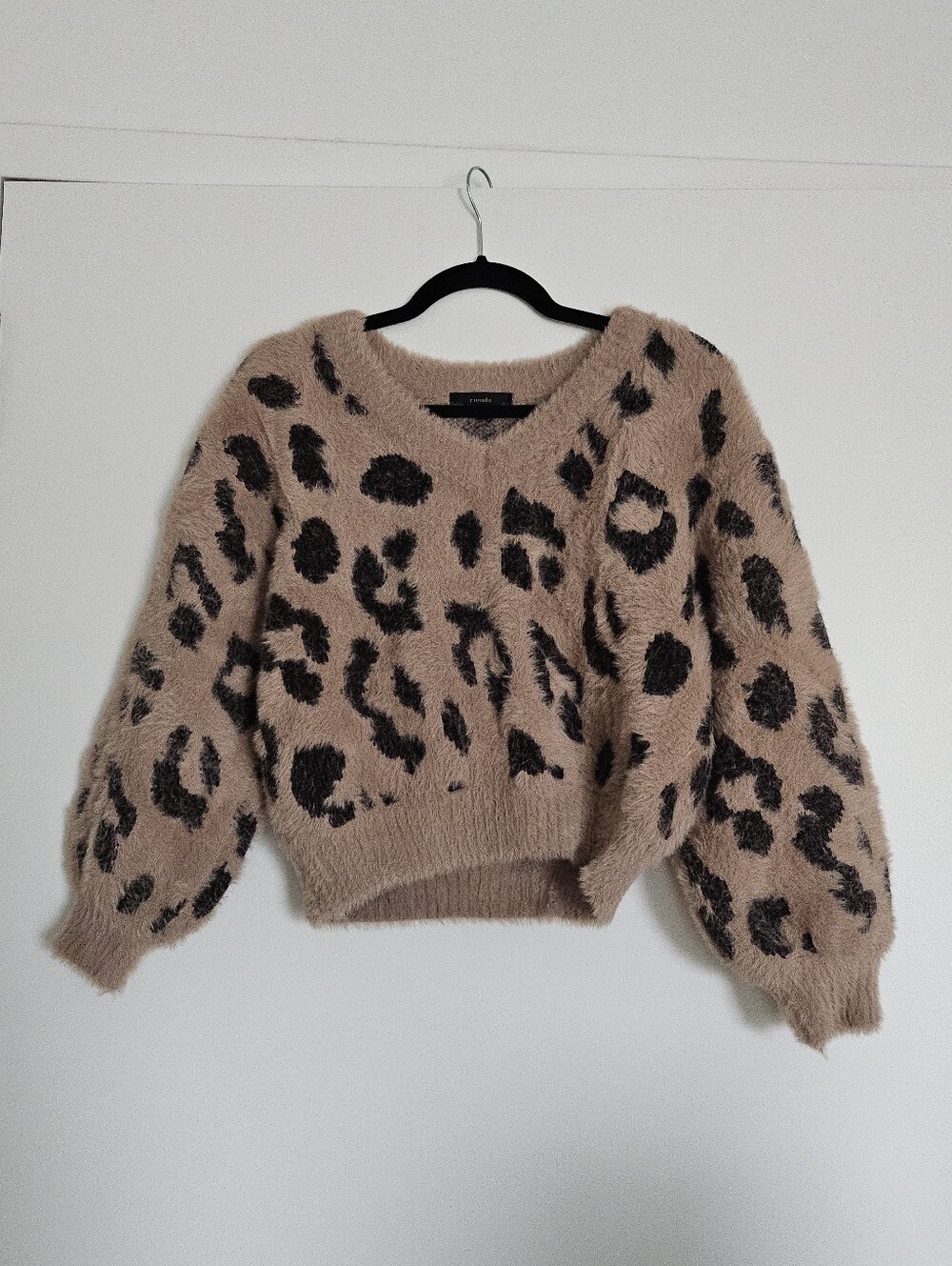 Rienda Soft Brown Leopard Print 3/4 Sleeve V Neck Thick Knit Sweater Top